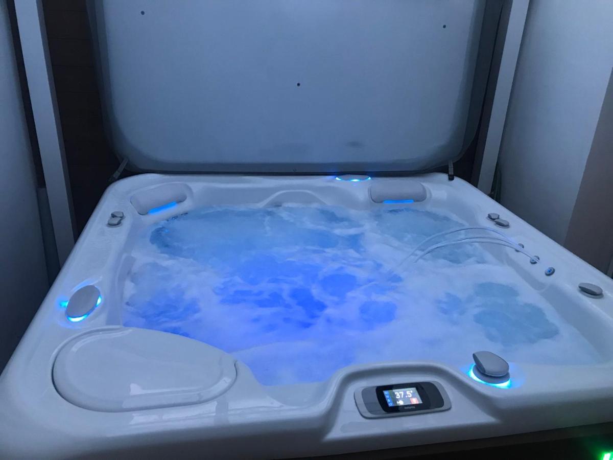 La Maison De La Dune - Chambres Climatisees - Jacuzzi 1Ere Seance Offerte - Piscine Chauffee Avec Abri Amovible - Plage Situee A 200M, Acces Direct Par Le Bois La Couarde sur Mer Bagian luar foto